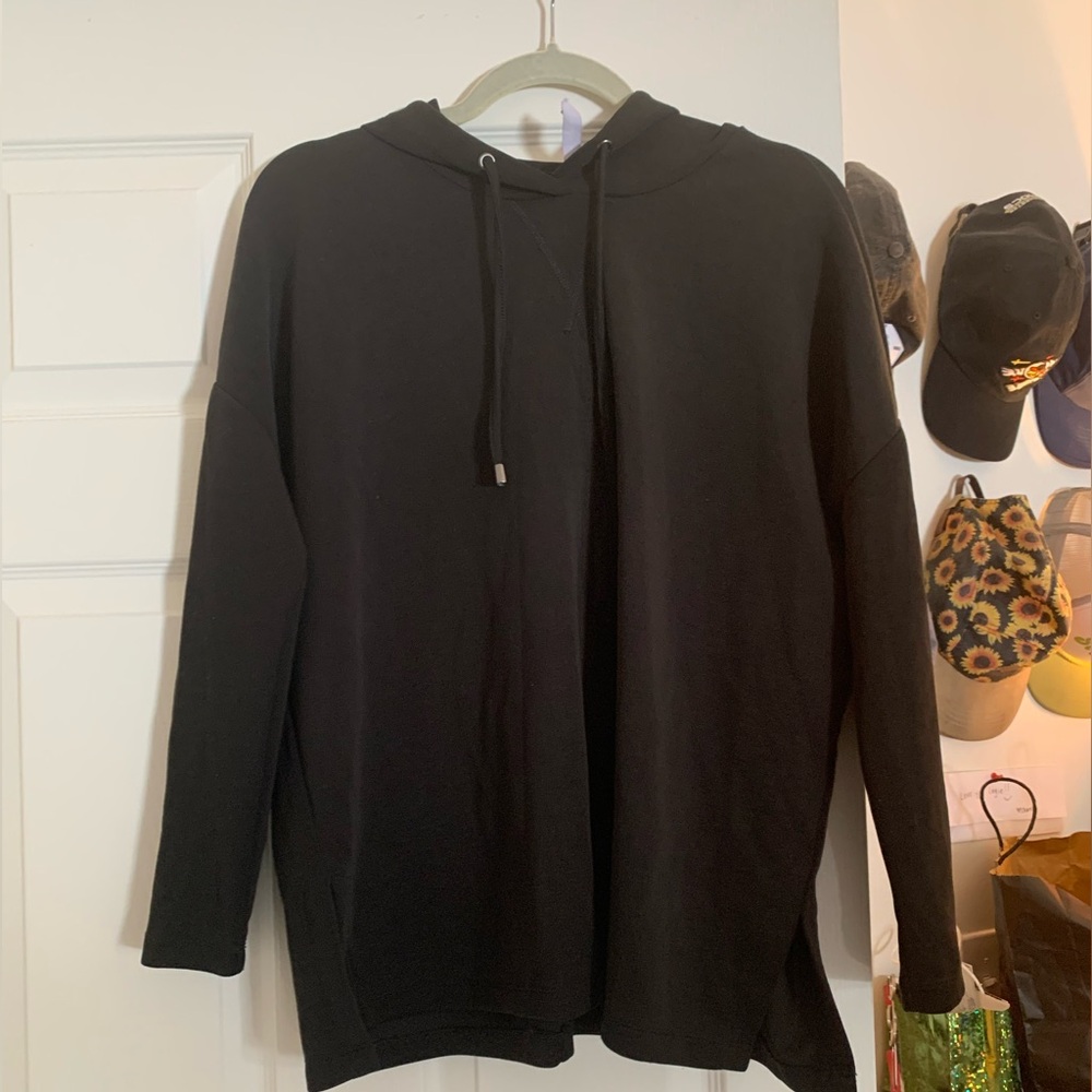 Black sweatshirt